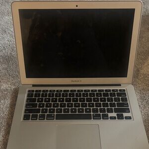 Apple MacBook Air - Sleek Silver Design